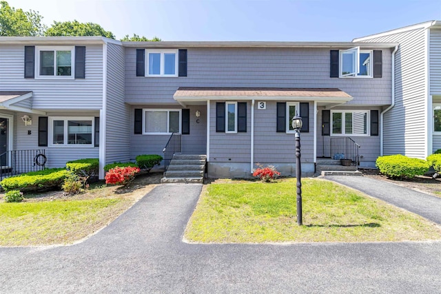3 Cedarbrook Ave Unit C, Rochester, NH 03867 - townhome / multi-family property featuring a front lawn