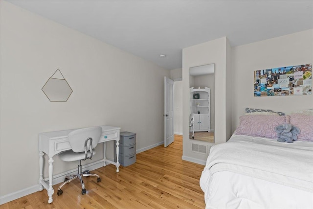 168 Raven Cir, Williston, VT 05495 - bedroom featuring light wood-style flooring and baseboards