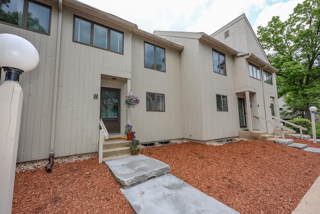 65 Victoria St Unit 8, Manchester, NH 03104 - multi unit property featuring entry steps