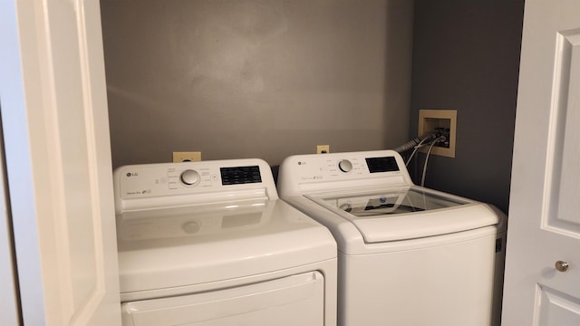 4 Edith Ave, Nashua, NH 03064 - washroom with washing machine and dryer