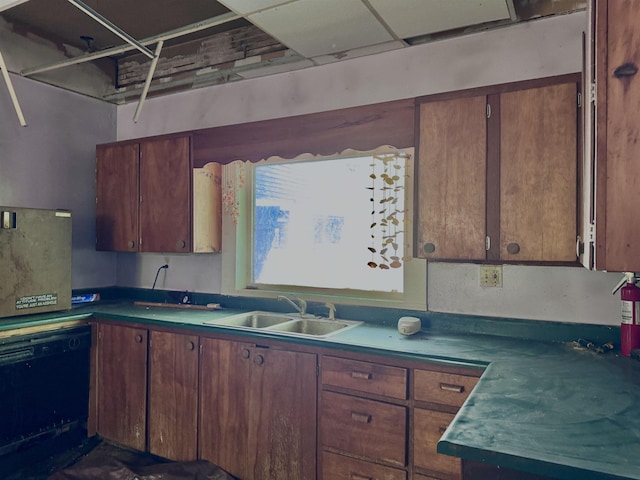 60 Bunker Hill St, Lancaster, NH 03584 - kitchen with a sink and dishwasher