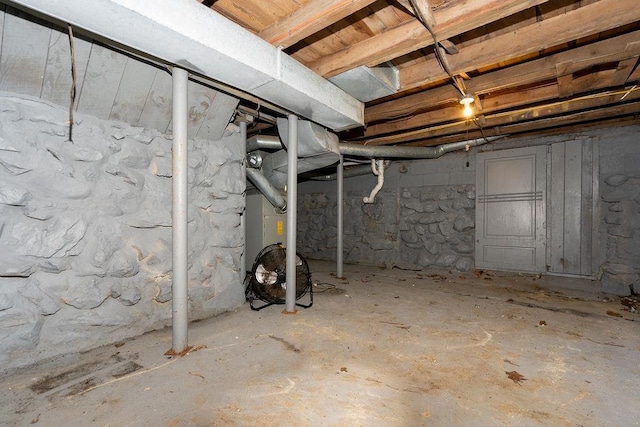 99 Stage Rd, Nottingham, NH 03290 - unfinished basement featuring heating unit