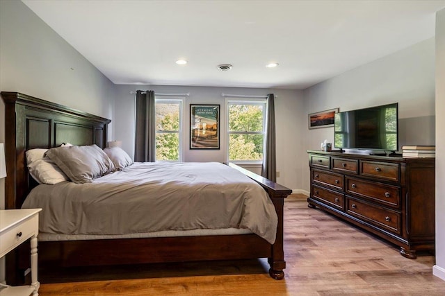 165 Golf Course Rd, Warren, VT 05674 - bedroom featuring light wood-style flooring, recessed lighting, and baseboards
