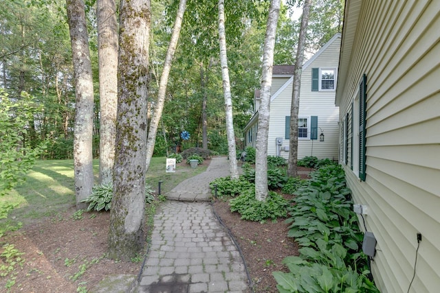 50 Kienia Rd, Hudson, NH 03051 - view of yard
