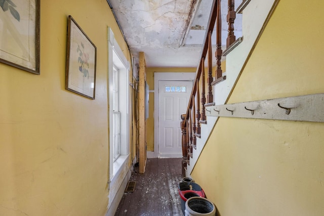 9 Laurel St, Whitefield, NH 03598 - entryway featuring stairs