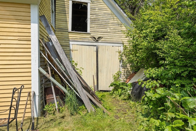 9 Laurel St, Whitefield, NH 03598 - exterior view
