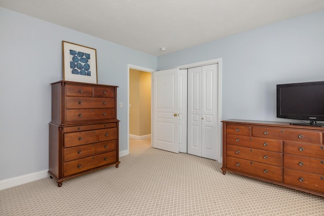 27 Chisholm Farm Dr, Stratham, NH 03885