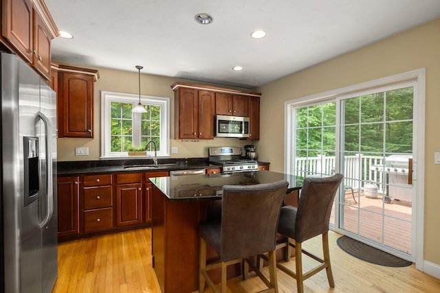 27 Chisholm Farm Dr, Stratham, NH 03885