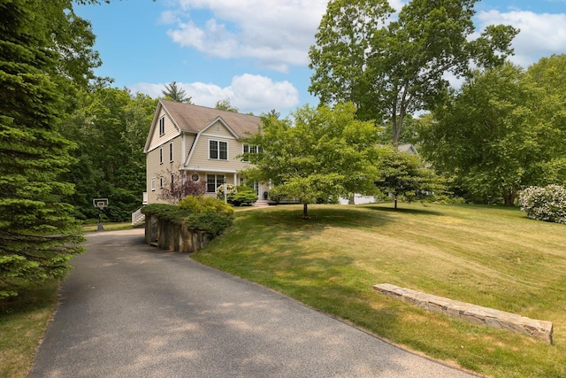 27 Chisholm Farm Dr, Stratham, NH 03885