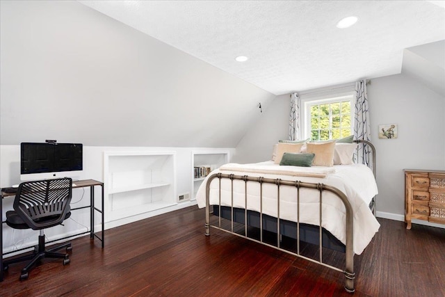 6 Samuels Ct, Dunbarton, NH 03046 - bedroom featuring lofted ceiling, wood finished floors, baseboards, recessed lighting, and a desk
