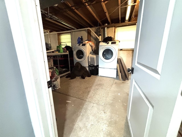 4 Mount Vernon Dr, Pelham, NH 03076 - laundry area featuring independent washer and dryer