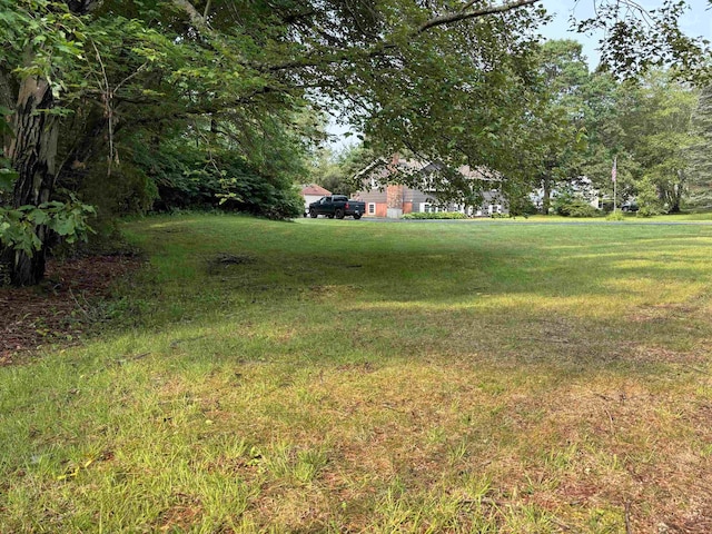 4 Mount Vernon Dr, Pelham, NH 03076 - view of grassy yard