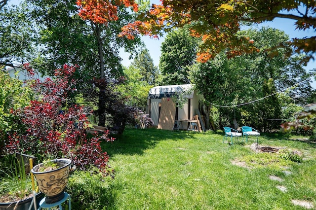 509 Cedar St, Manchester, NH 03103 - view of grassy yard