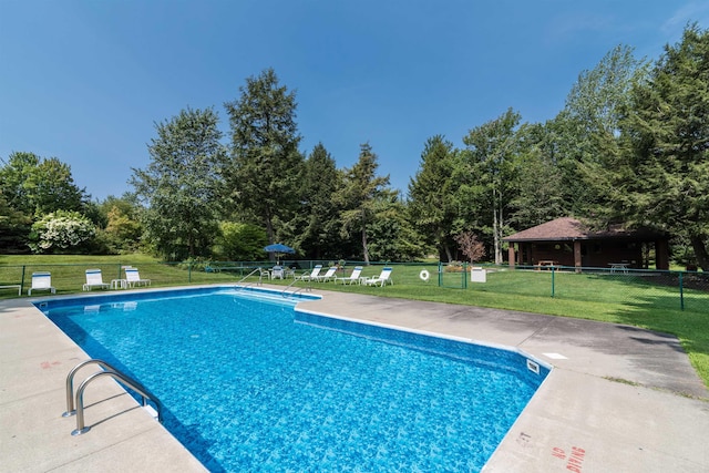 210 Field Rd Unit 44, Stowe, VT 05672 - community pool with a patio and view of scattered trees