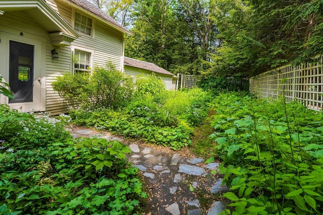 4 Quechee Rd, Hartland, VT 05048 - view of yard
