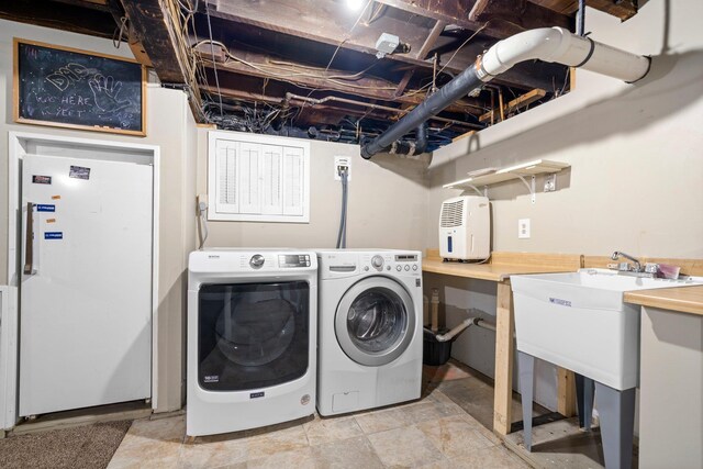 647 Canal St, Manchester, NH 03101 - laundry room featuring separate washer and dryer