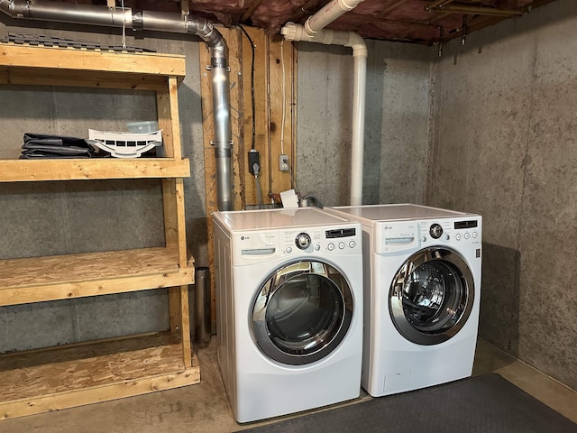 11 Pimlico Ct, Bedford, NH 03110 - laundry area featuring washing machine and clothes dryer
