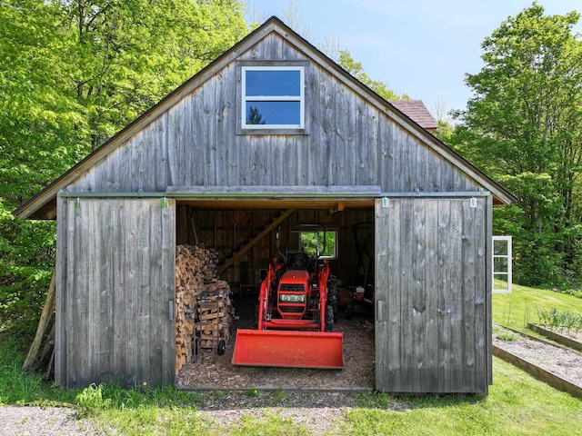 1074 N Hollow Rd, Rochester, VT 05767 - view of pole building