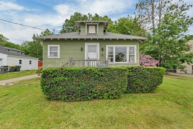 906 N Main St, Laconia, NH 03246 - bungalow with roof with shingles