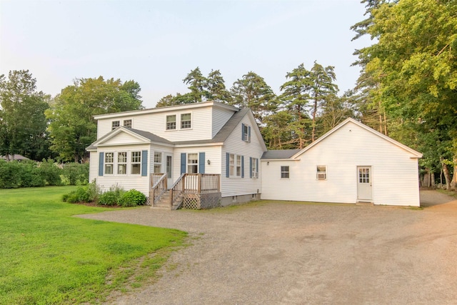 83 Tamworth Rd, Tamworth, NH 03886 - view of front facade featuring dirt driveway, a front yard, and crawl space