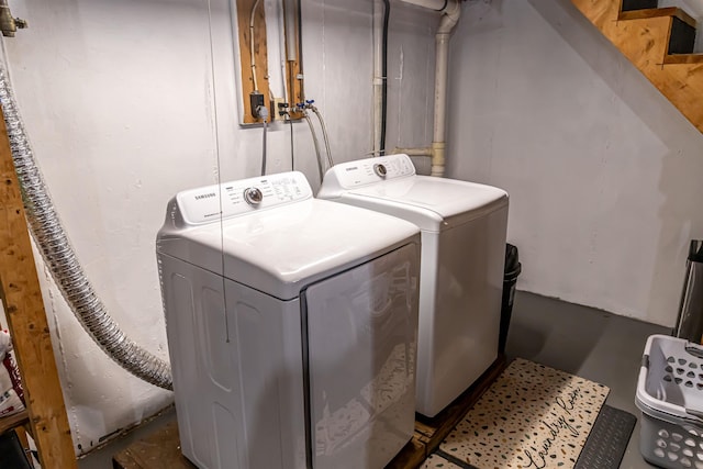 71/2 Olesen Rd, Derry, NH 03038 - laundry room with washing machine and dryer