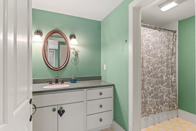 85 Dartmouth College Hwy Unit 204, Lyme, NH 03768 - full bath featuring vanity and curtained shower