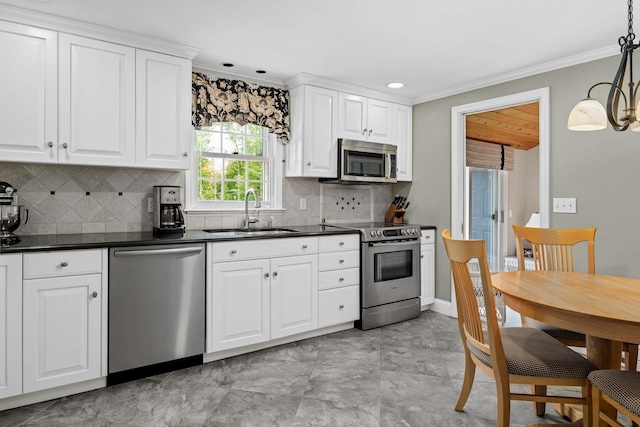 15 Creation Ln, York, ME 03909