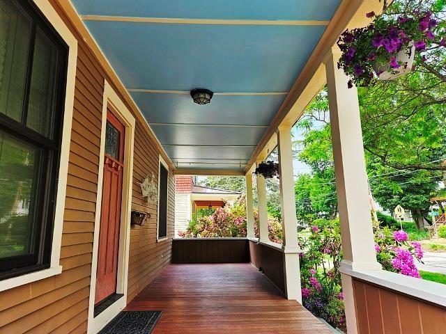 93 S Lincoln St, Keene, NH 03431 - view of porch