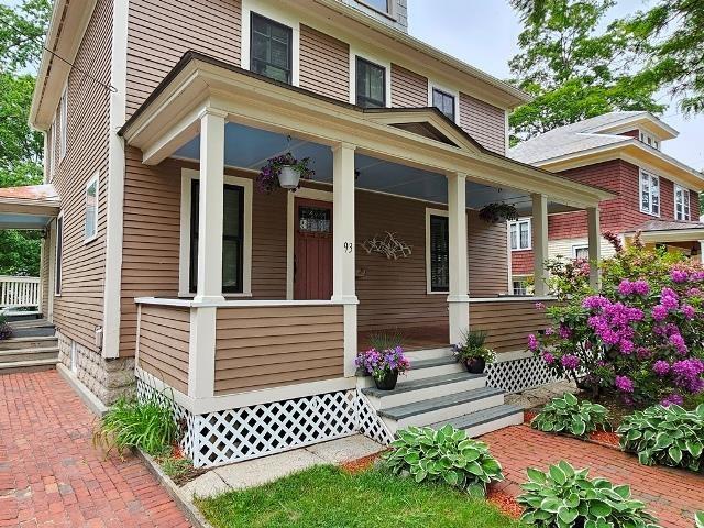 93 S Lincoln St, Keene, NH 03431 - american foursquare style home with covered porch