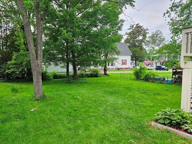 93 S Lincoln St, Keene, NH 03431 - view of yard
