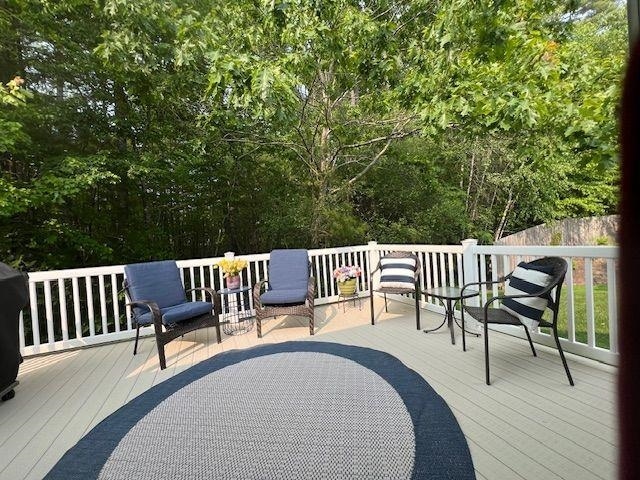127 Hampton Mdws, Hampton, NH 03842 - view of wooden terrace
