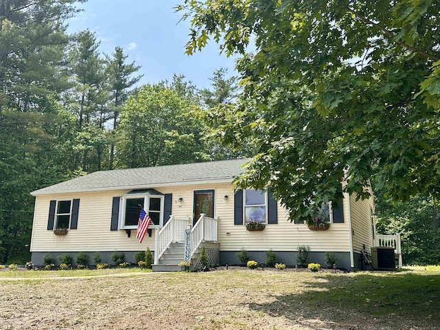 34 Darby Ln, Rochester, NH 03867 - view of front of house