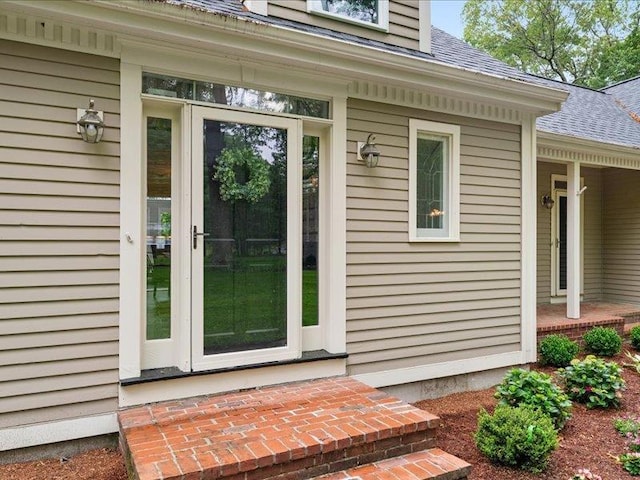 71 Marblehead Rd, Windham, NH 03087 - entrance to property featuring roof with shingles