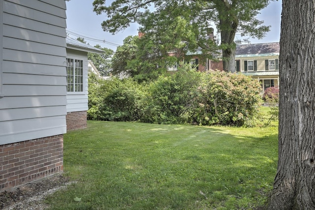 45 School St, Keene, NH 03431 - view of green lawn