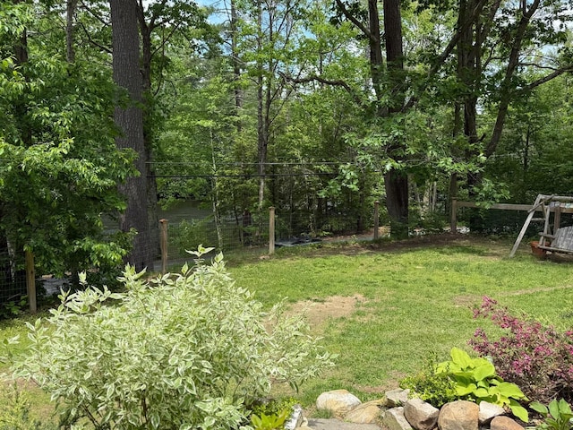 53 Broad Cove Dr, Concord, NH 03303 - view of grassy yard