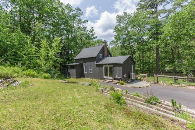 53 Broad Cove Dr, Concord, NH 03303 - view of front of home with a chimney