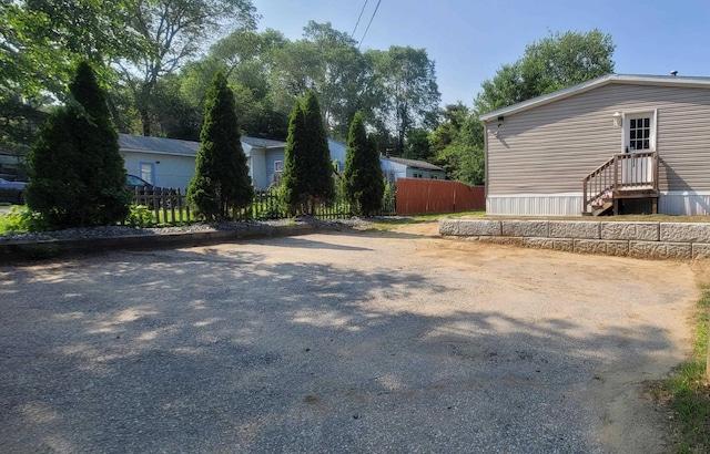 5 Mildred Ave, Raymond, NH 03077 - view of side of property