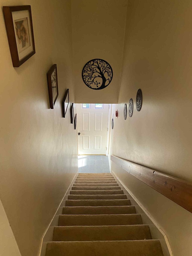 5 Swiftwater Dr Unit 8, Allenstown, NH 03275 - view of stairway