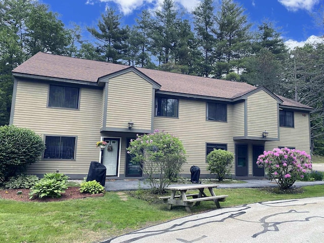 5 Swiftwater Dr Unit 8, Allenstown, NH 03275 - traditional home featuring a front lawn and a shingled roof