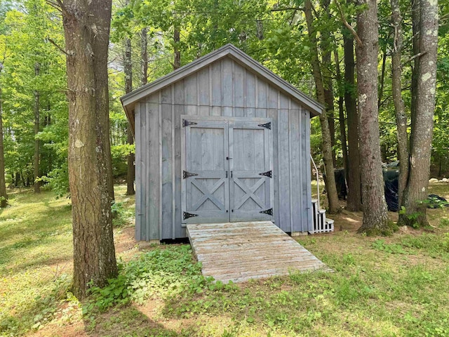 653 Skyboro E Rd, Pownal, VT 05261 - view of shed featuring a forest view