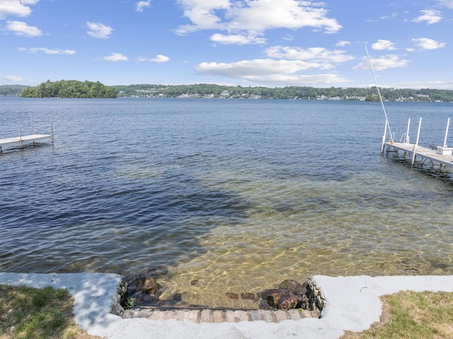 98 Paugus Park Rd, Laconia, NH 03246