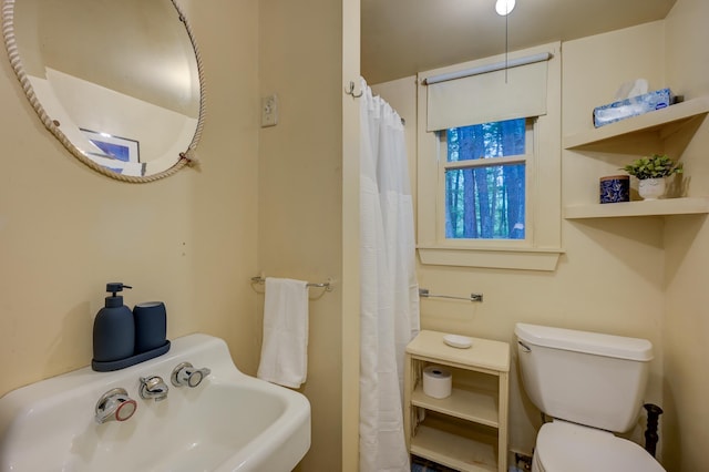 28 Brook Ln, Conway, NH 03818 - full bathroom featuring a shower with curtain