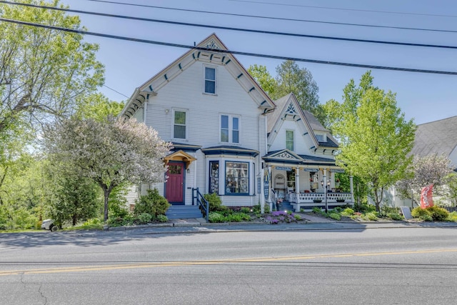 34 Union St, Littleton, NH 03561 - view of victorian home