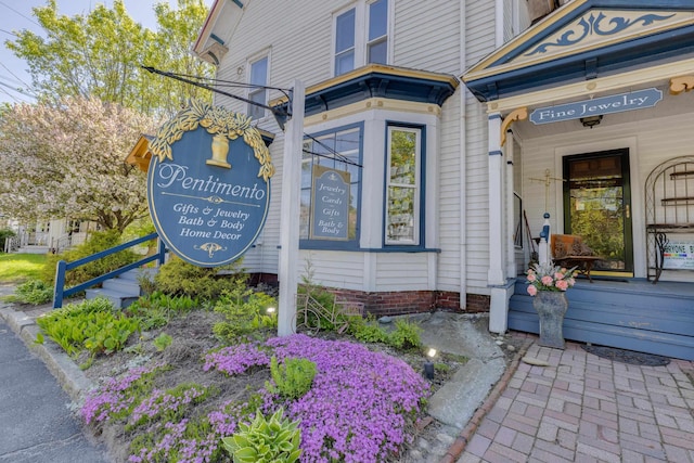 34 Union St, Littleton, NH 03561 - doorway to property