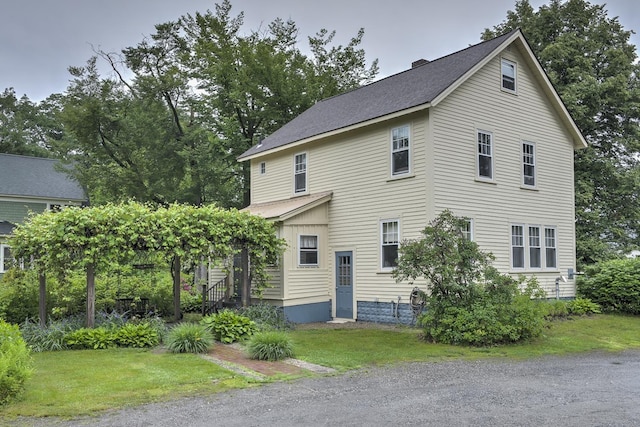382 Park Ave, Keene, NH 03431 - view of front of home with a front lawn and a shingled roof