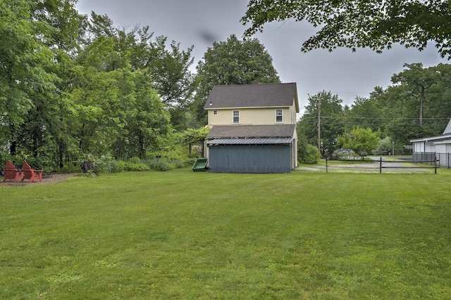 382 Park Ave, Keene, NH 03431 - view of yard with an outdoor structure