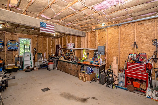 20 Pine Lane Rd, Ossipee, NH 03890 - garage with a workshop area