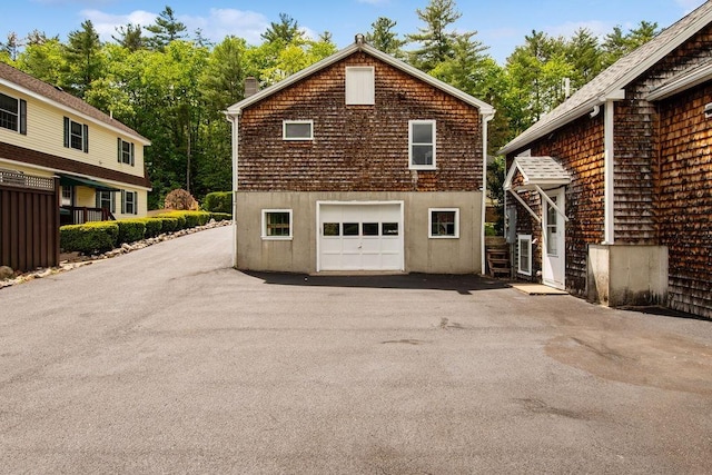 23 Riverlake St, Alton, NH 03810 - garage with driveway