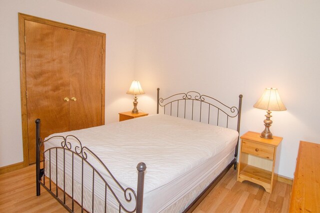 535 Mead Hill Rd, Holland, VT 05830 - bedroom featuring light wood-style floors and baseboards