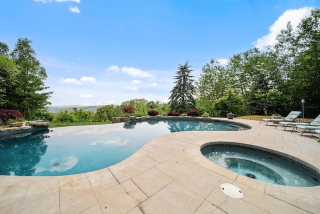 3 Baldwin Ln, Bedford, NH 03110 - outdoor pool with an in-ground hot tub and a patio